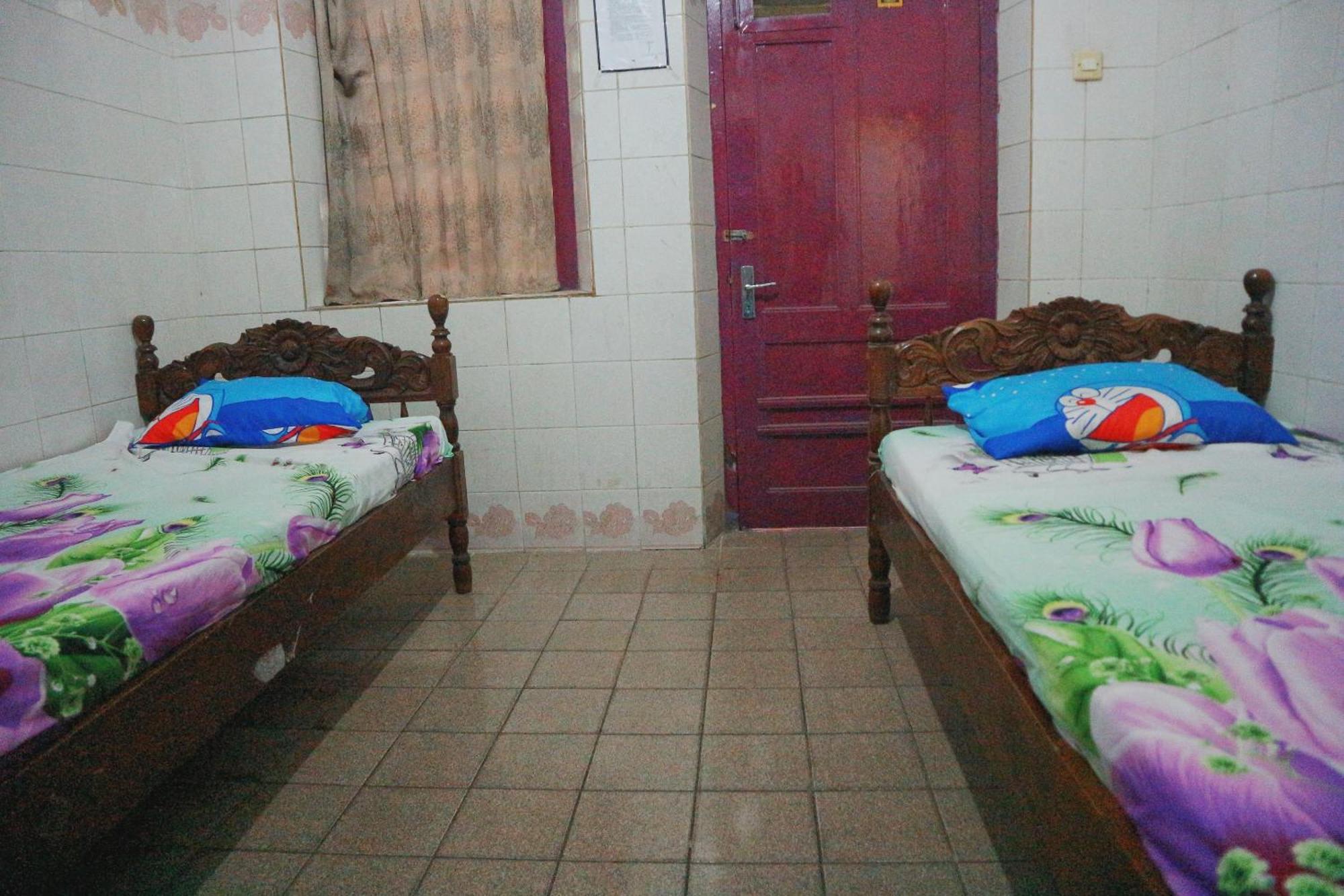 Oyo Life 1972 Aman Family Inn Syariah Ponorogo Εξωτερικό φωτογραφία